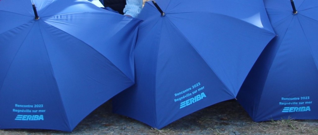 Ce ne sont pas les parapluies de Cherbourg mais bien de Regnéville sur Mer ! !