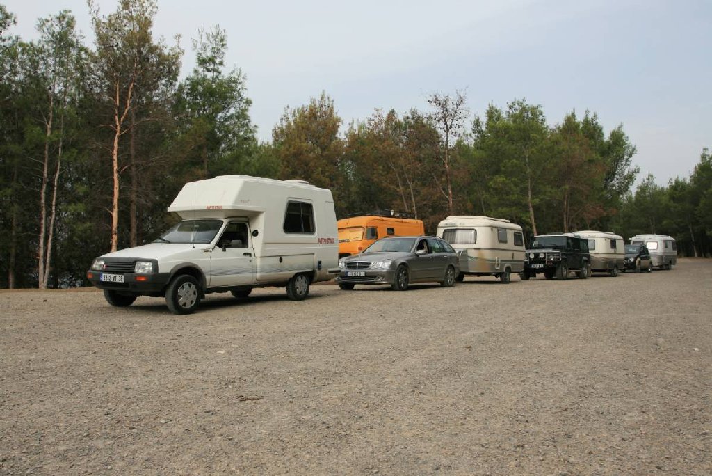 La première photo du groupe, départ du terrain de camping de Chefchaouan, l'aventure commence...