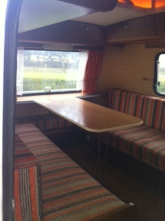 Intérieur côté porte d'entrée