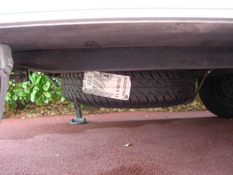 PANIER ROUE DE SECOURS.jpg