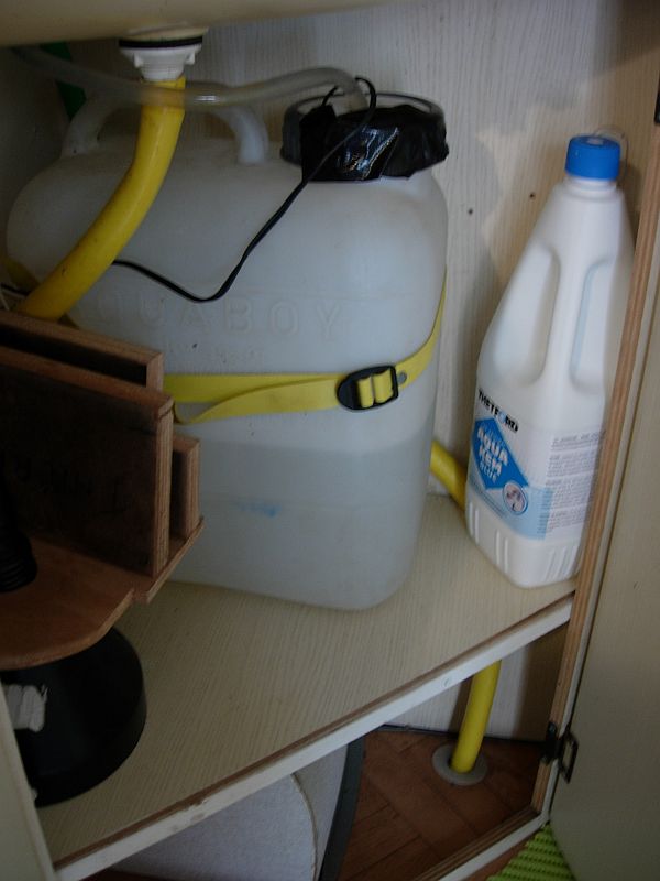 ECOULEMENT EXTERIEUR SOUS LAVABO.jpg