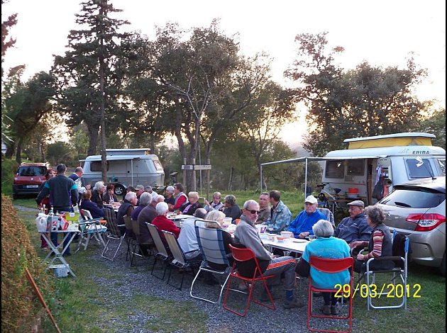 UN DES REPAS EN COMMUN