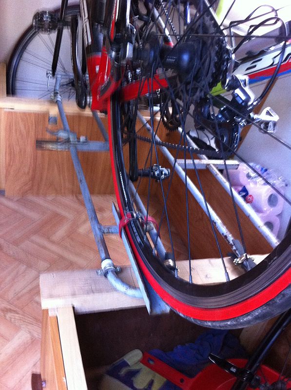 Par contre pas de dinette à l'étape ... régime sportif oblige !