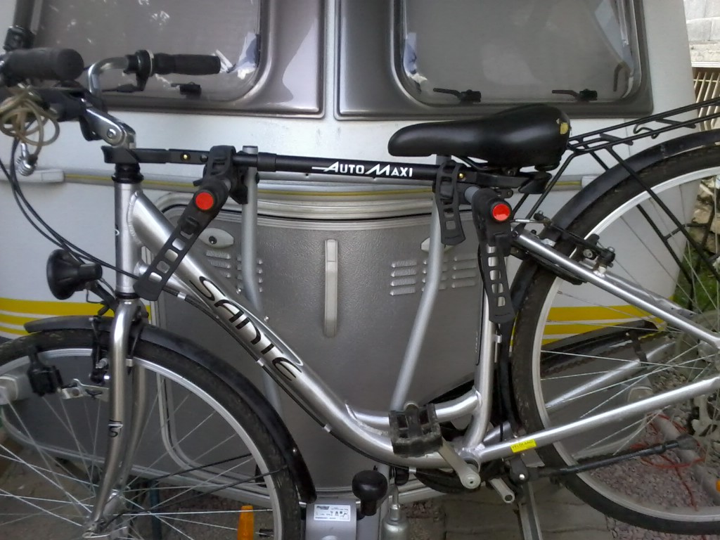 et voila le vélo dessus et je vous assure sa ne bouge pas d un poil