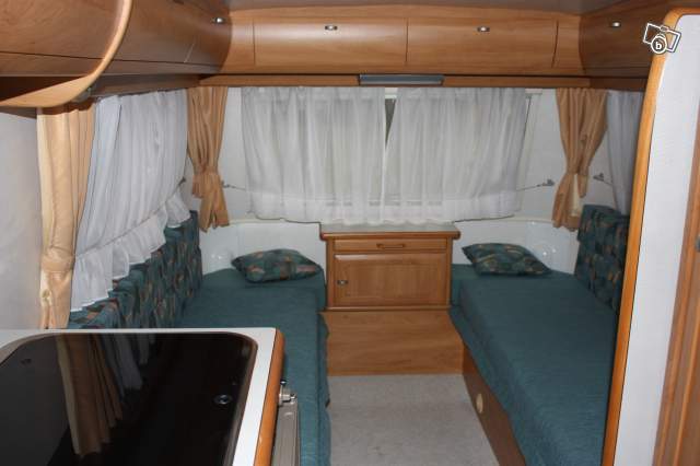 4392253082 540 2004.jpg