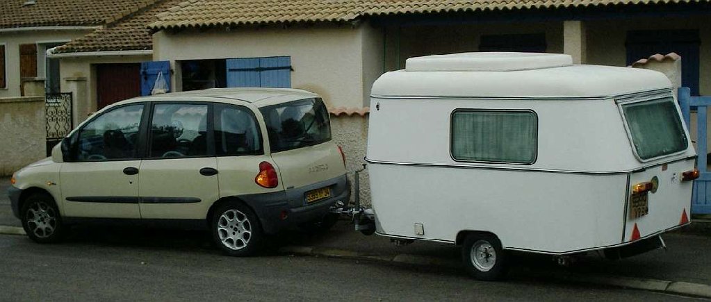 idem vu d'un autre angle. Ma Fiat est plus large me semble-t-il que la cagouille