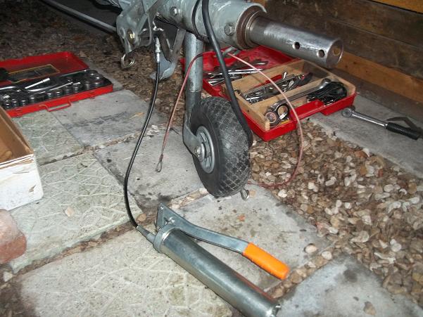 un coup de graissage ,par dessous aussi.............