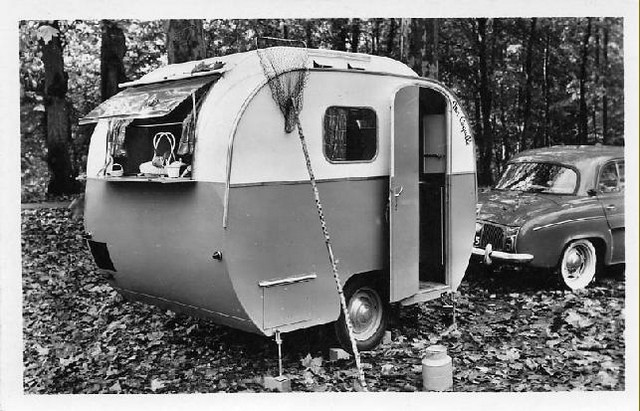 caravane construction Pierre Gouju - Orléans 02.jpg