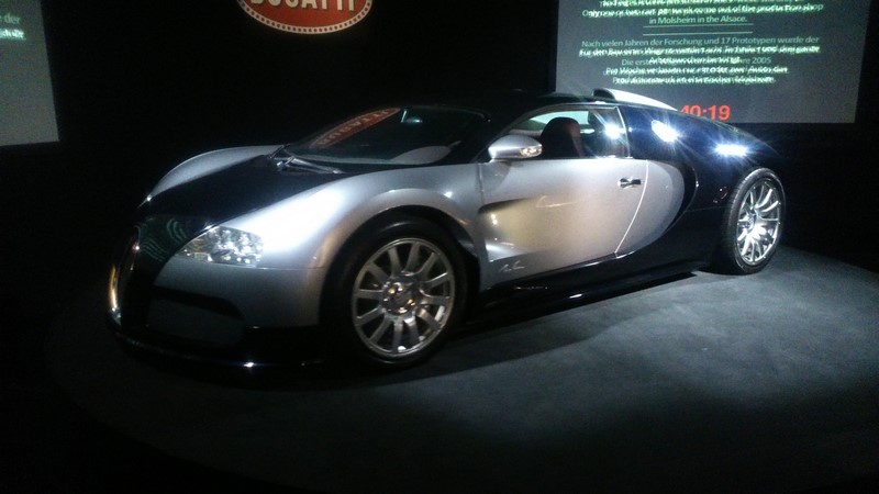 Du nom d'un des pilote de course de la marque Bugatti !.<br />1001 cv ! ! !