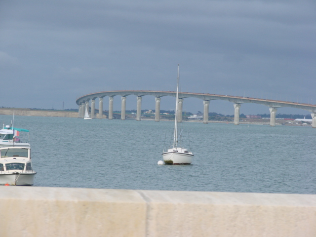 Le Pont: Un vrai racket pour touristes!
