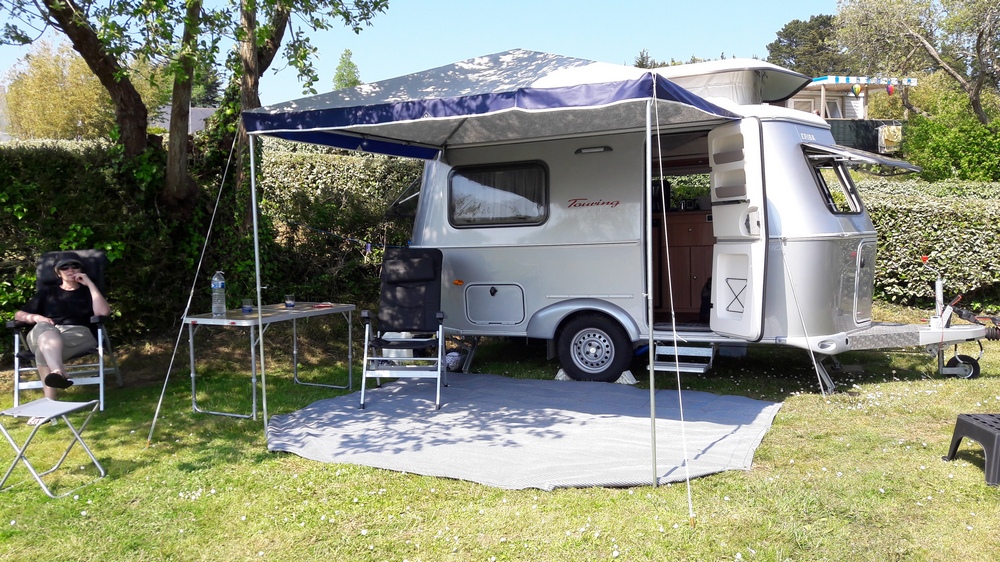 Installation auvent camping les abers