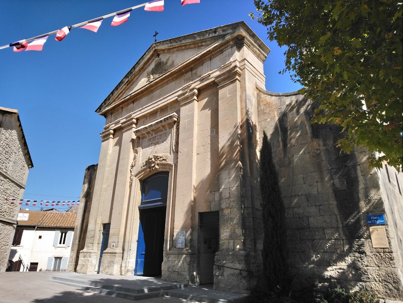 Fontvieille est une commune française située dans le département des Bouches-du-Rhône en région Provence-Alpes-Côte d'Azur. Située au sud-ouest du massif des Alpilles et au nord de la Crau, à proximité d'Arles, c'est une commune qui vit principalement d'agriculture et de tourisme.