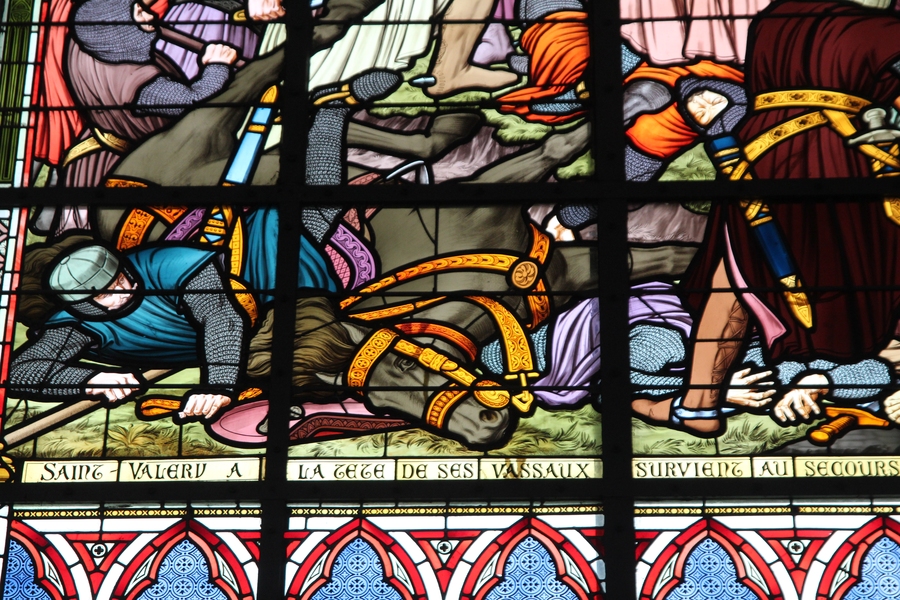 Un détails des vitraux de l'histoire de la bataille de Bouvines.