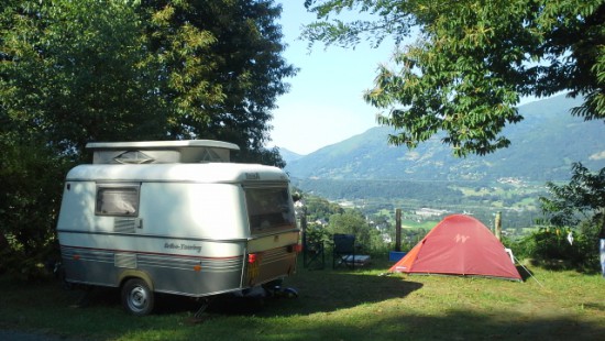 Camping-les-Chataigniers-arcizans-avant-argeles-gazost-emplacements-spacieux1-550x310.jpg