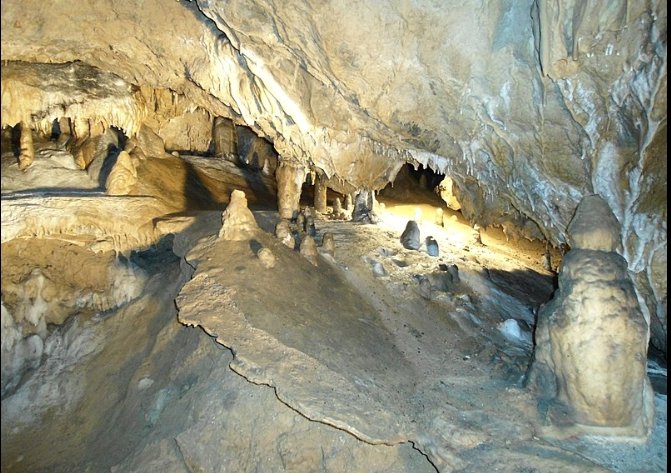 Grotte de Comblain.jpg