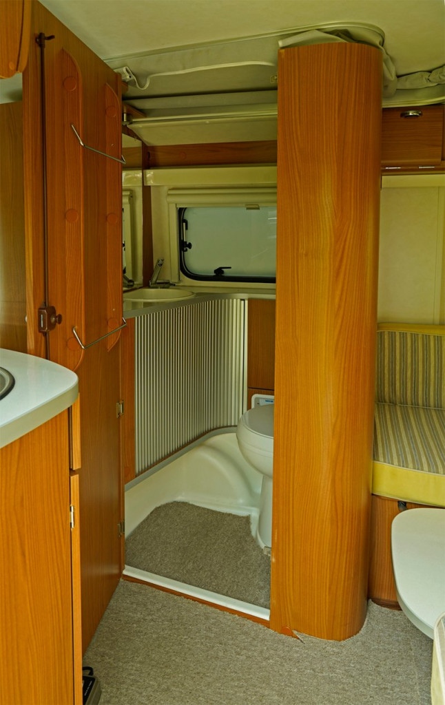 9 Salle d'eau et WC 2.jpg