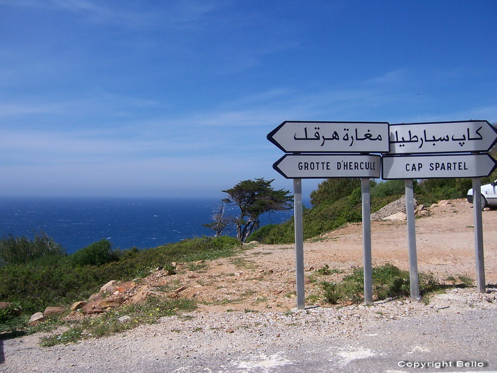 Vers grottes d'Hercule