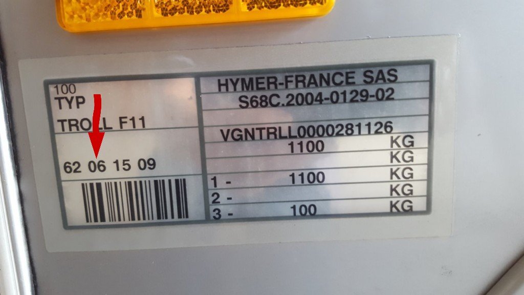 La plaque signalétique vers la porte . 1100 KG.jpg