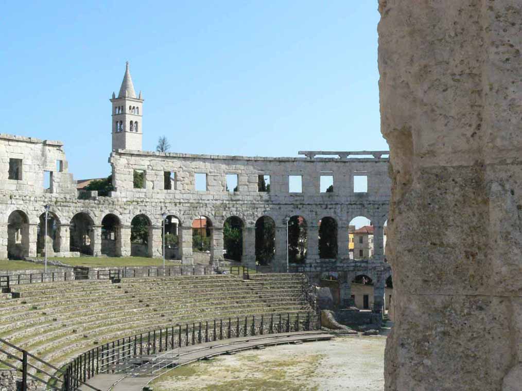 Les arènes de Pula