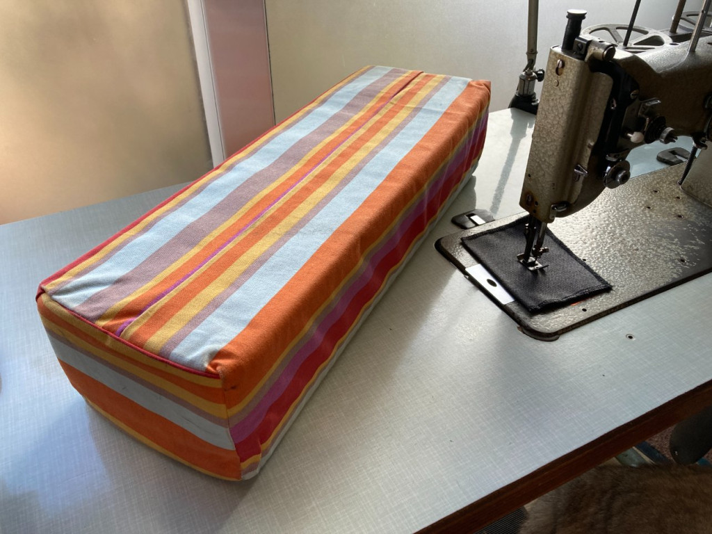 Petit coussin de bout avant