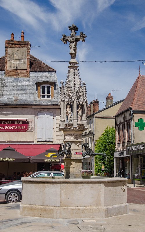 Fontaine dragons.jpg