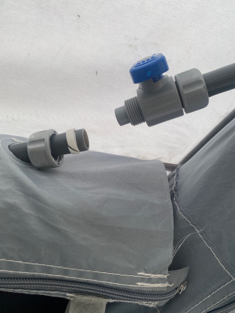 Embout pour assemblage aux tubes conjoints