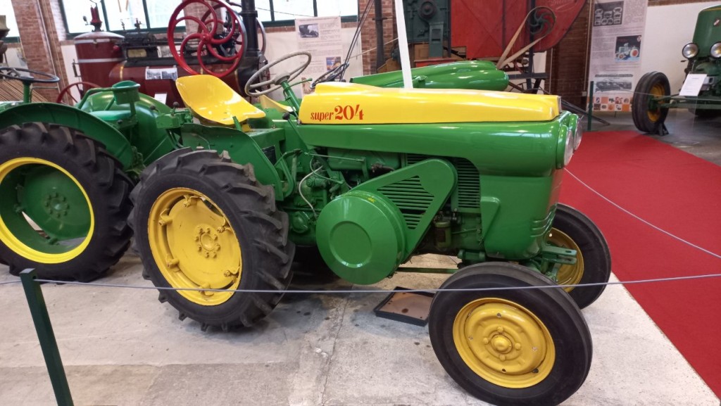 Musé de Vierzon tracteurs SFV