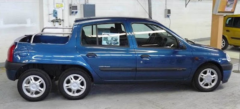 Clio deux essieux 1.jpg