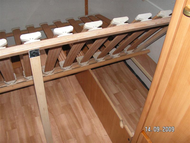 Si, on aperçoit dans l'angle