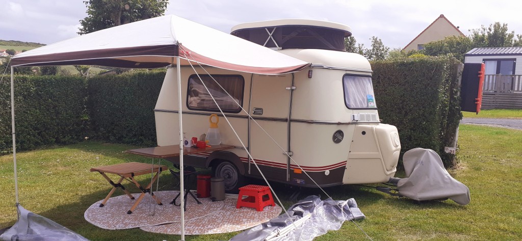 Puckinella qui fête ses 40 ans cette année (la caravane ....)