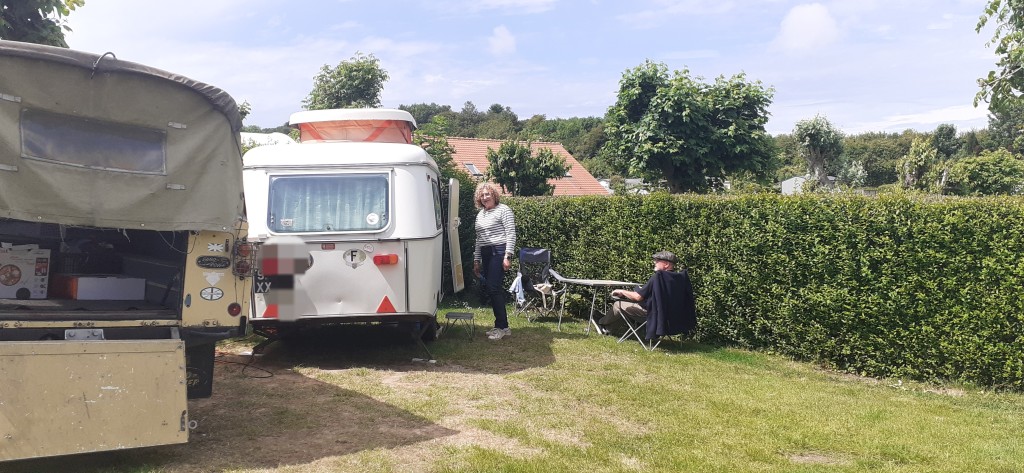 Et 2 petits nouveaux,  Dominique &amp; Michel et leur Puck tractée par leur Land Rover