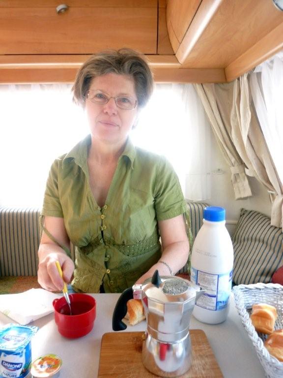 Maââm voudra un petit pain au lait?