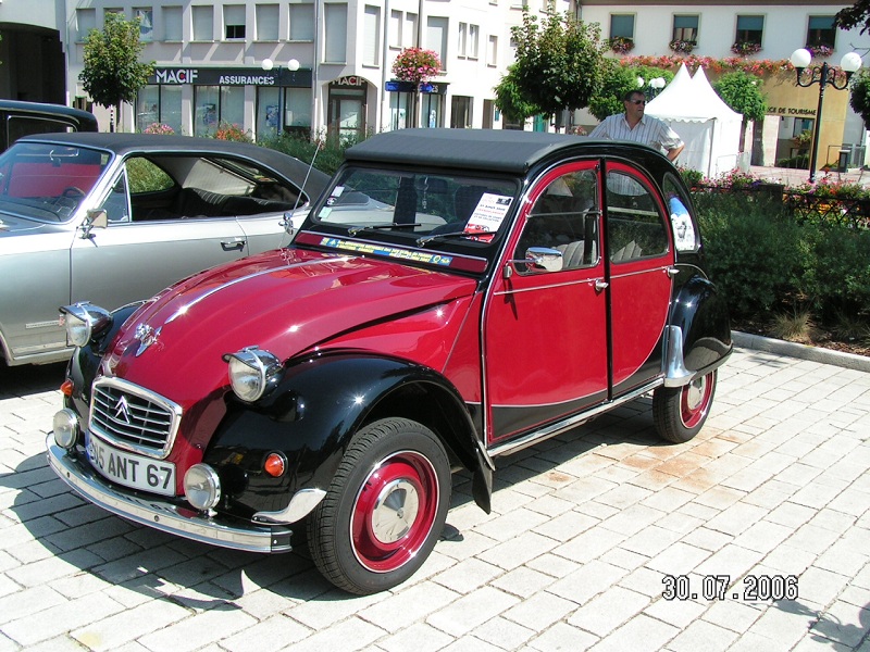 CITROEN 2 CV Charleston.jpg