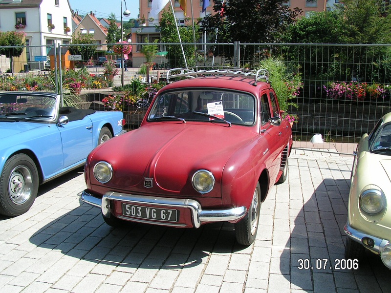 RENAULT Dauphine.jpg