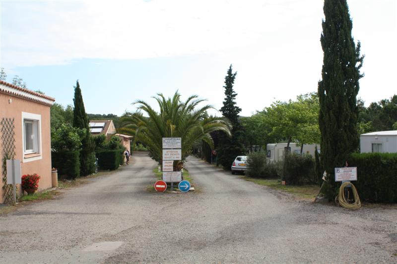 Arrivée à Laurens au superbe Camping de l'oliveraie, terme de notre 2ème étape.