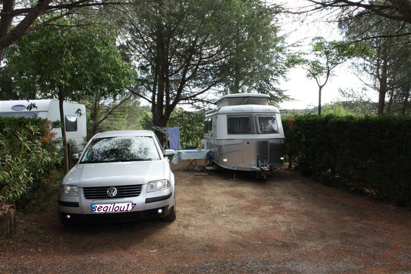 Arrivée à Laurens au superbe Camping de l'oliveraie, terme de notre 2ème étape.