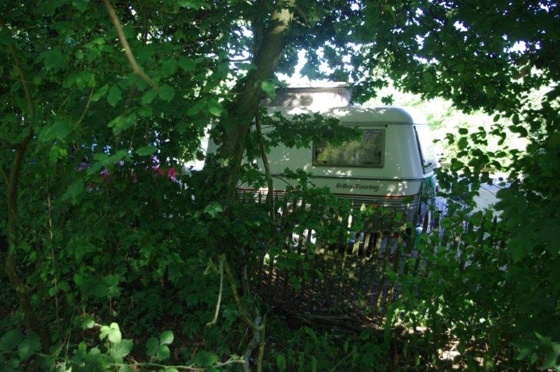 A Rennes. Un camping camping bien situé à coté d'un grand parc.