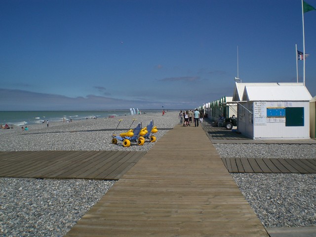 la plage de Cayeux (que des cailleux)