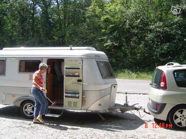 3286509118 550 2003 7600 e.jpg