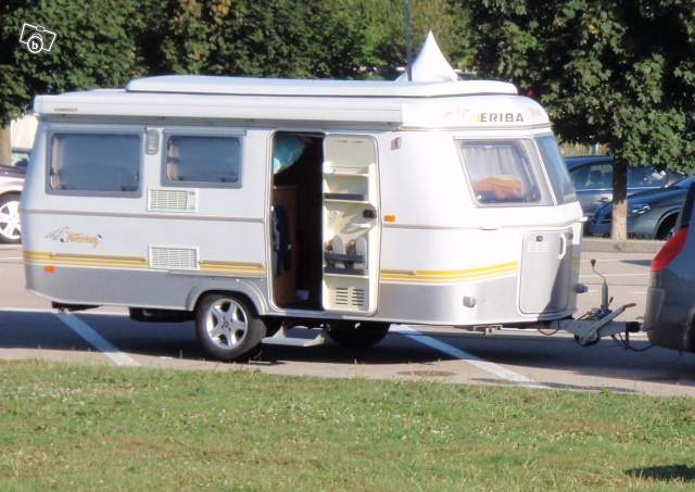 3329838852 530 1999 8500e.jpg