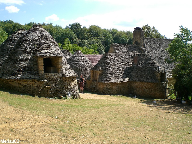 Autour de Sarlat, Les cabannes du Breuil