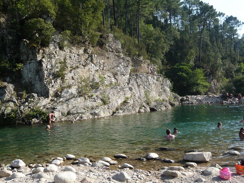baignade dans le Golo.JPG