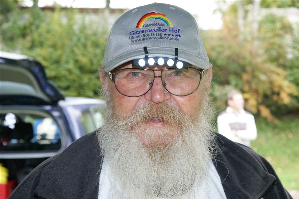 c'est Marcel ,  (mais je soupçonne toujours son appartenance au groupe "ZZ TOP"...équipé pour les tunnels dans les falaises du Tréport