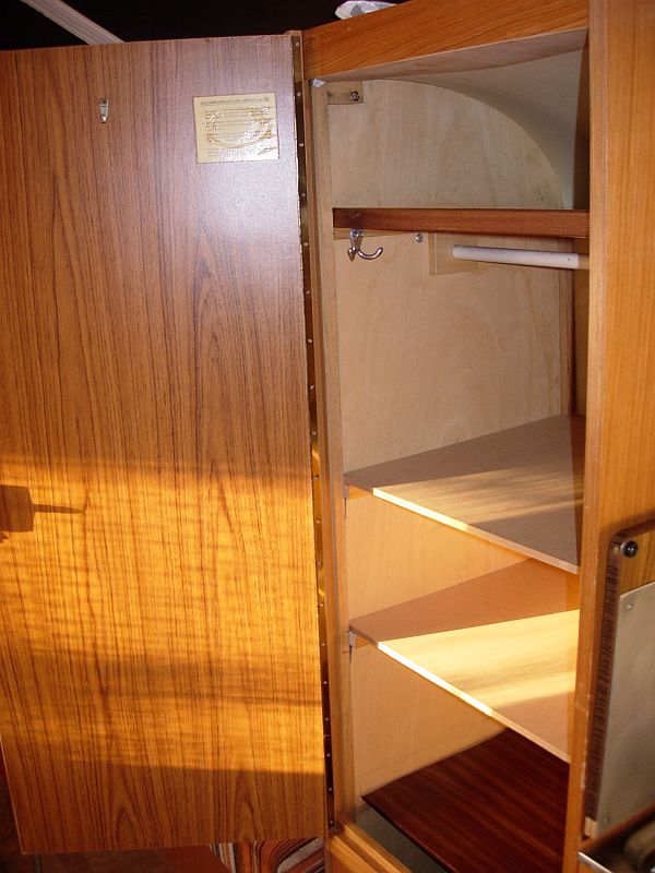 armoire ouverte
