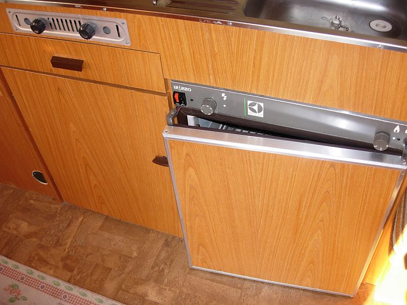 frigo et rangement sous gaz