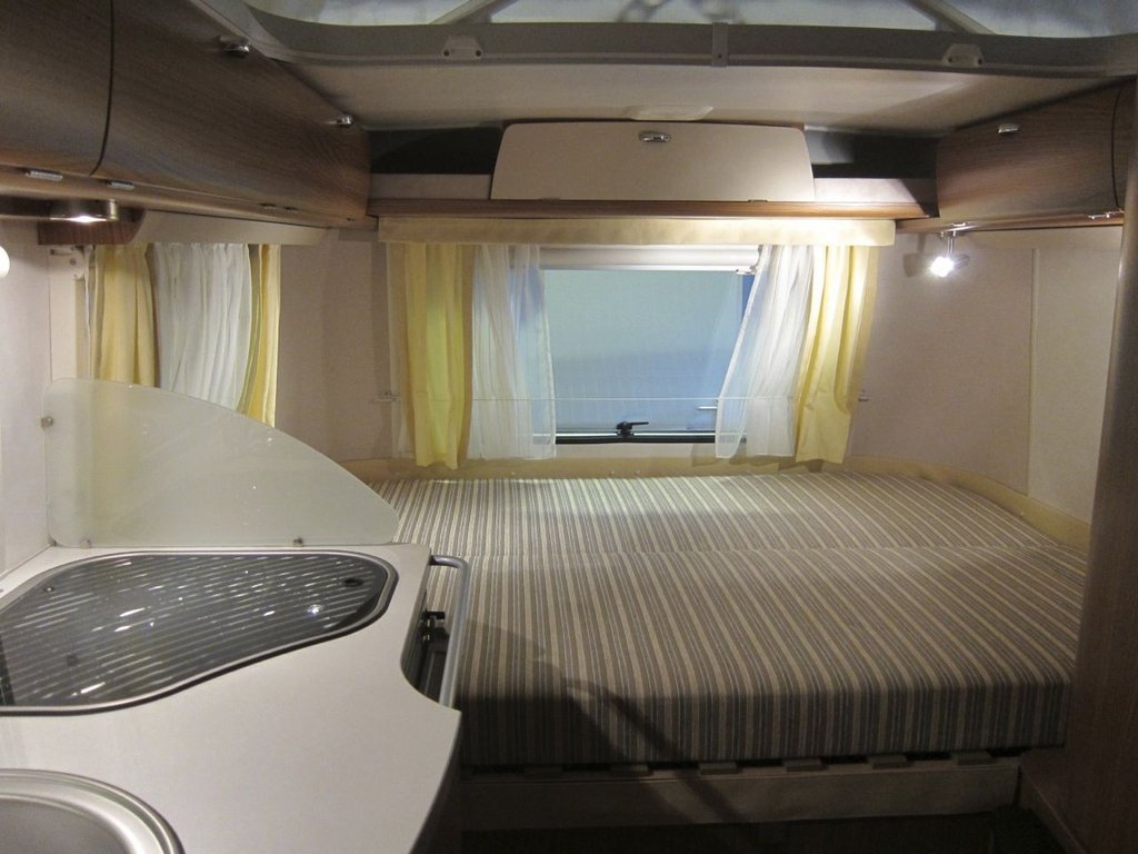 530-bed2.jpg