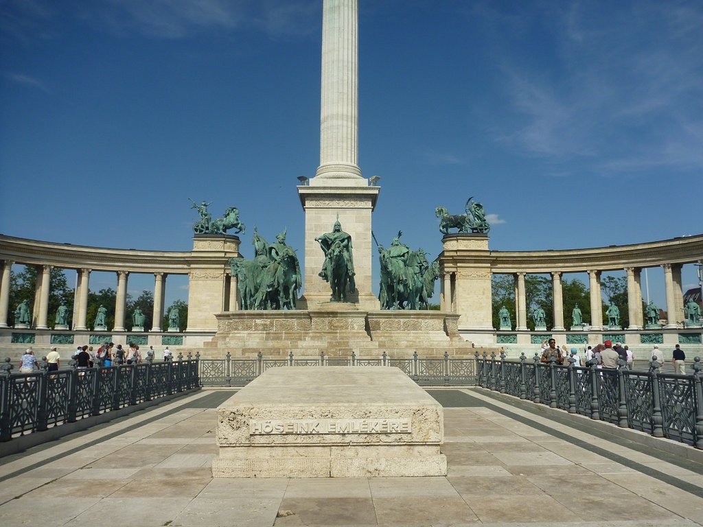 28 champs elysees de Pest.JPG