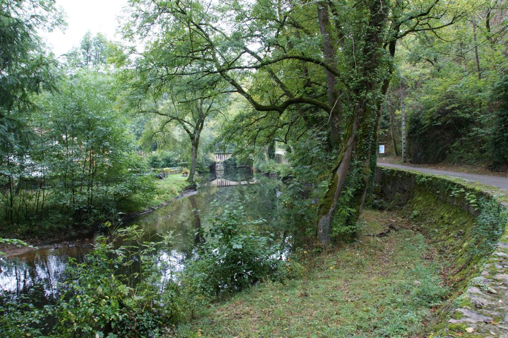 la rivière qui passe près du camping c'est "le Cousin"