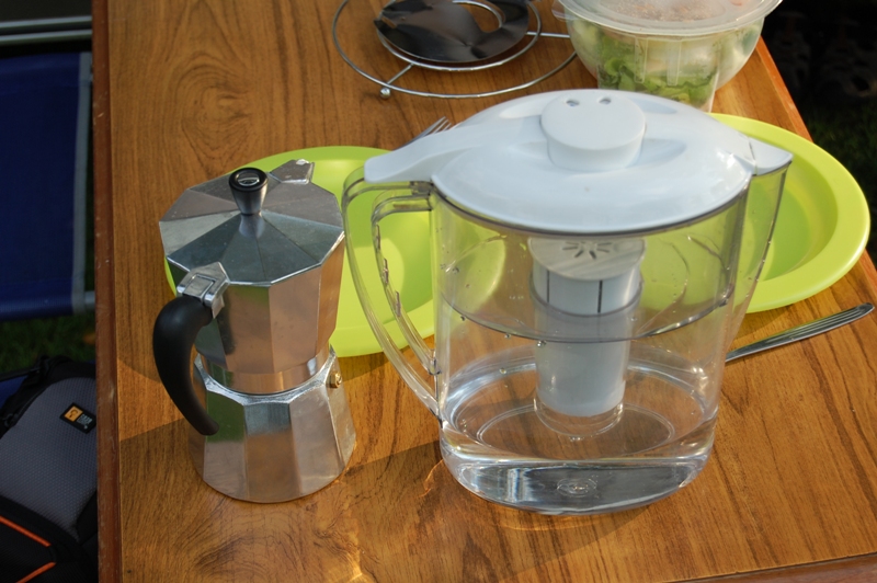 voila un investissement pour ne plus a avoir ni de bouteille d'eau ni de filtre a café.