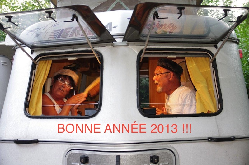 Tels des marionnettes